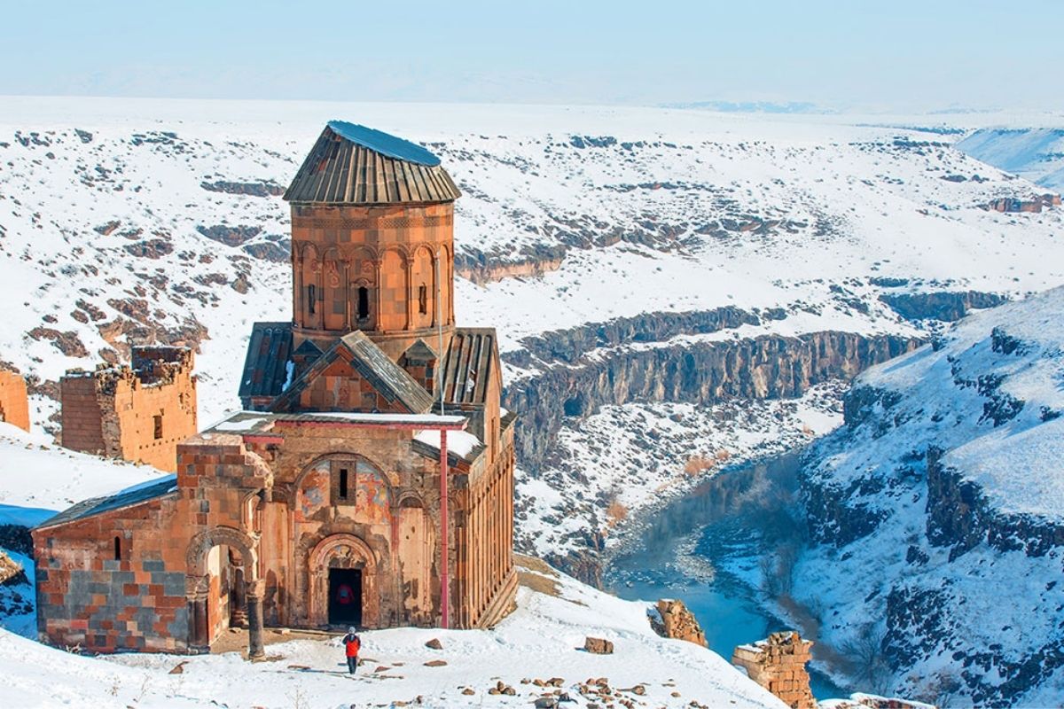 Jolly, Doğu Ekspresi ile Kars& Erzurum turlarına davet ediyor 